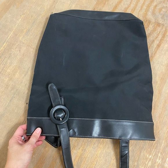 Givenchy ‘Bond’ Black Shopper Bag with Logo - Picture 8 of 13